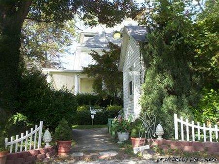 Yellow Turtle Inn New Windsor Exterior foto